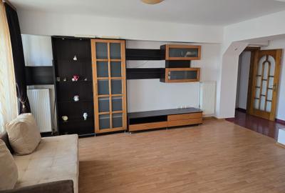 Apartament cu 4 camere decomandat în Central - 2
