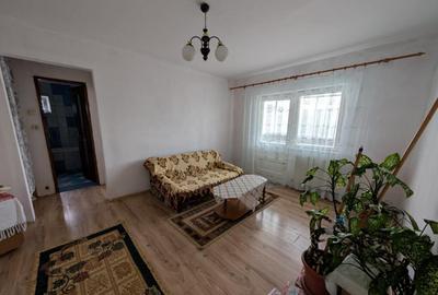 Bucovinei-Lizuca- 3 camere- bloc din 1982 - 1