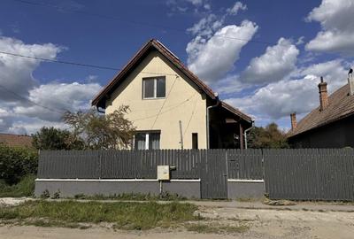 Casa Singur in Curte 160 mp teren 1600 mp - 1