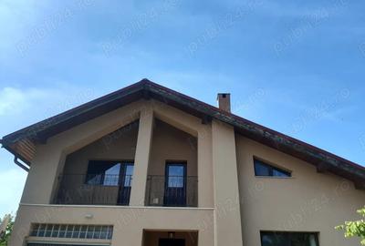 Casă cu 5 camere cu Teren 550 Mp în Central