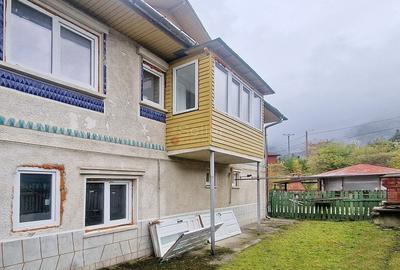 Casă individuală cu 5 camere cu Teren 273 Mp în Central - 2