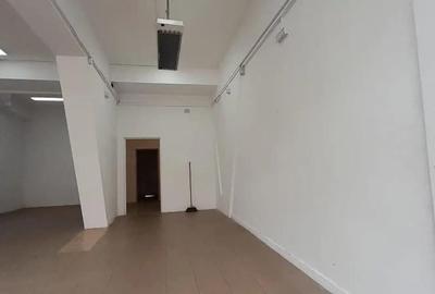 Spațiu comercial, de 80 mp, în Central - 7