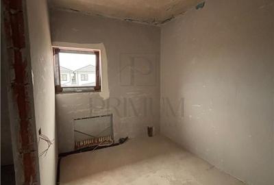 Casă cu 4 camere cu Teren 335 Mp în Central - 2