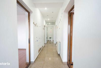 Spațiu comercial, de 400 mp, în Central - 7