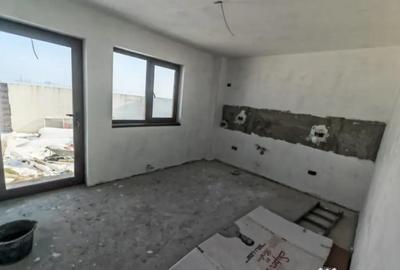 Casă cu 3 camere cu Teren 188 Mp în Central - 2