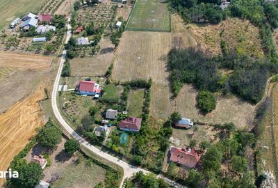 Teren de 4760 mp, în Suseni - 1