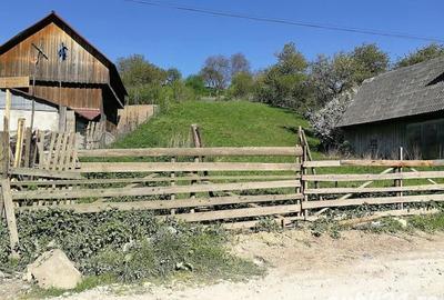 Teren de 1510 mp, în Leșu - 4