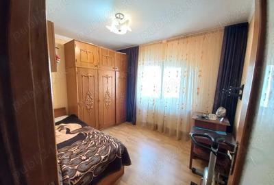 Apartament cu 3 camere semidecomandat în Orizont - 2