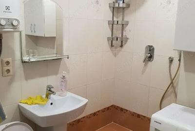 Apartament cu 2 camere decomandat în Complex Studențesc