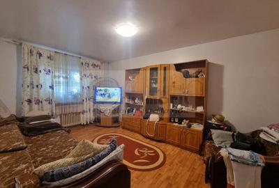 Apartament cu 4 camere, decomandat, in Alexandru Cel Bun ! - 1