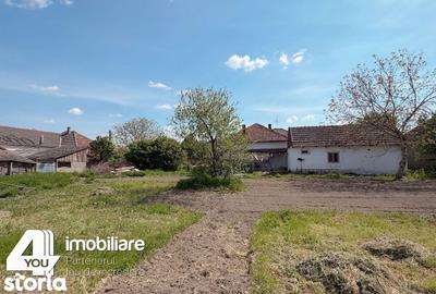 Casă cu 3 camere cu Teren 2114 Mp în Central - 1