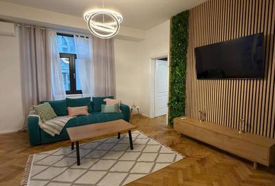 Apartament cu 3 camere decomandat în P-ța Unirii