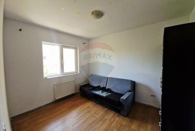 Apartament cu 3 camere, curte și loc de parcare zona Alfa - 5