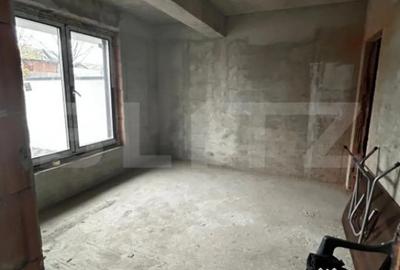 Casă cu 4 camere cu Teren 300 Mp în Central