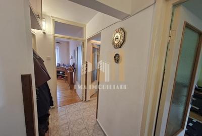 Apartament 3 camere Strada Gloriei Tractoru Brasov - 2