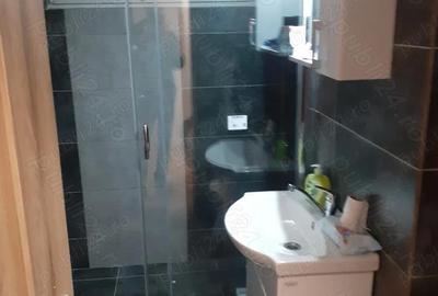 Apartament cu 3 camere in Calea Circumvala?iunii decomandat