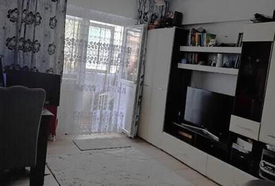 Apartament cu 3 camere decomandat în Radu Negru