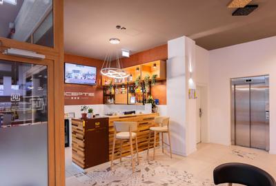 Spațiu comercial, de 930 mp, în Central - 3