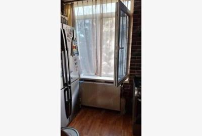 Apartament de vanzare - 3 camere luminoase, cu 3 balcoane - 2