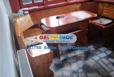 Casă cu 4 camere cu Teren 730 Mp în Izvoarele