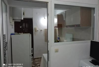 Inchiriez garsoniera! - 1