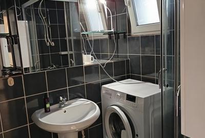 Apartament cu 2 camere decomandat în Pajura