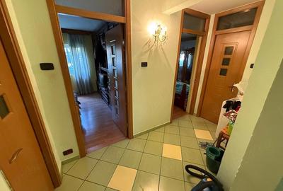 Apartament cu 3 camere decomandat în Vest - 1