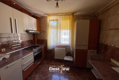 Apartament cu 4 camere decomandat în Central