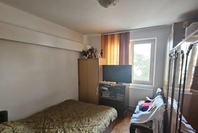 Apartament cu 3 camere decomandat în Dristor - 3
