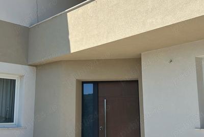 Casă cu 8 camere cu Teren 7000 Mp în Vâlcele - 2