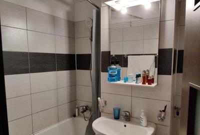 Apartament 2 camere decomandat centrala proprie bloc reabilitat zona Pacii - 4