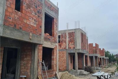 Casă cu Canalizare în Central - 3