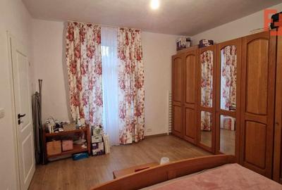 Apartament cu 2 camere decomandat, mobilat în Sinaia - 4