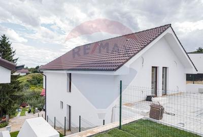 Casa / Vila cu 4 camere de vanzare Casa / Vila cu 4 camere de vanzare - 11