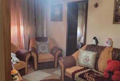 Apartament cu 3 camere nedecomandat în 9 Mai - 2
