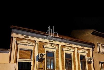 Cladire Birouri 200 Mp De Vanzare, Str Mihail Kogalniceanu,  Central