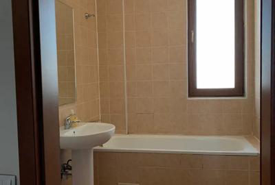 Inchiriez apartament 3 camere - 4