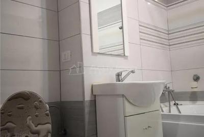 Apartament cu 3 camere decomandat în Micro II - 7