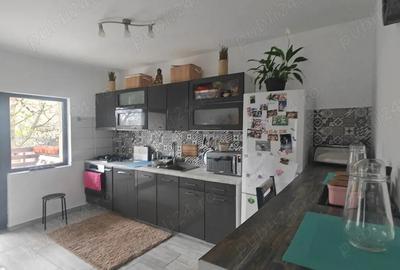 Casă cu 5 camere cu Teren 1400 Mp în Gulia - 3