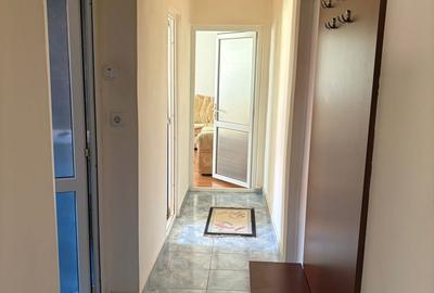 Apartament cu 3 camere semidecomandat în Sud