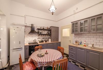 Apartament cu 4 camere, suprafata de 135 mp, garaj si beci in inima orasului - 10