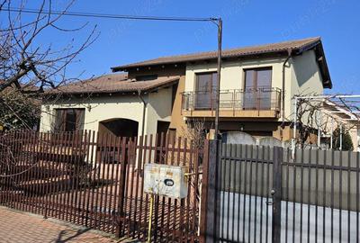 Casă cu 5 camere în Central - 1