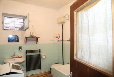 Vila cu Front la Doua Strazi O Oportunitate Unica Vila cu Front la Doua Strazi O Oportunitate Unica - 2