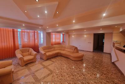 Apartament cu 3 camere decomandat în Narcisa - 2