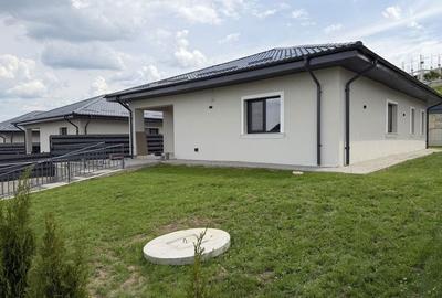 Casă cu 4 camere în Valea Adâncă - 1