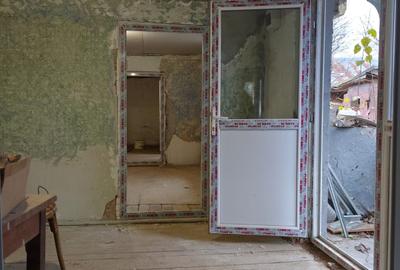 FARA COMISIOANE in Sabareni la drum asfaltat casa batrineasca pe 1000mp - 10