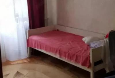 Apartament cu 3 camere semidecomandat în Rahova - 3