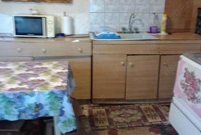 Casă cu 3 camere cu Teren 770 Mp în Central - 1