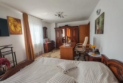 Casă cu 6 camere cu Teren 400 Mp în Central - 12
