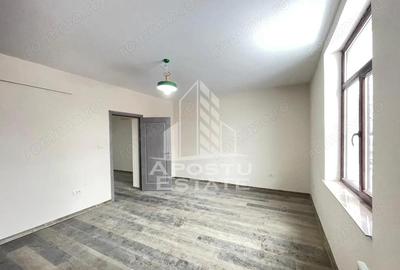 Casa la curte comuna - zona UTA - 1